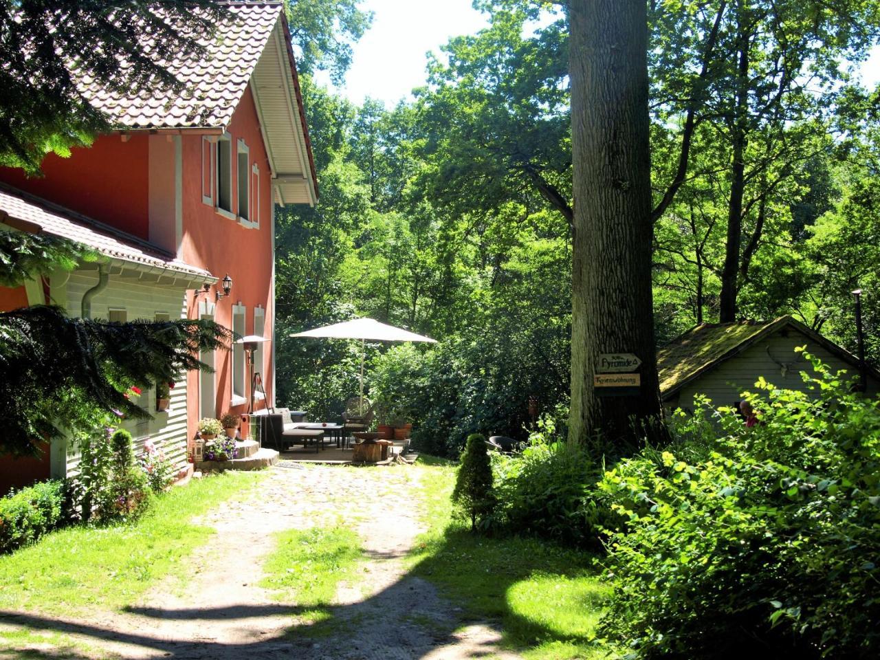 Altes Forsthaus Garzau Lägenhet Exteriör bild